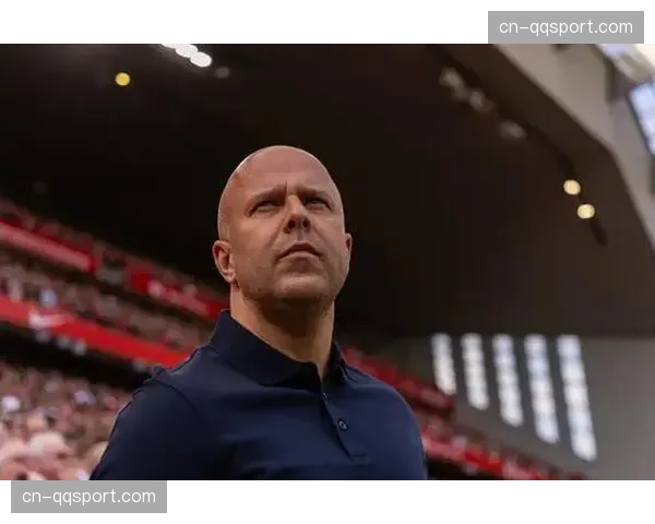 传闻获英超豪门关注，勒沃库森边卫弗林蓬暂缓续约谈判